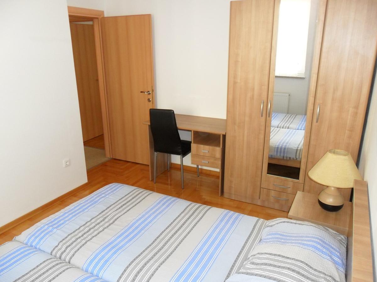 Vile Park Apartment Pula Buitenkant foto
